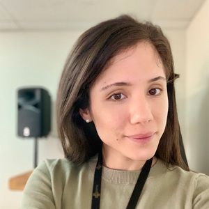 Meet your Posher, Stacy